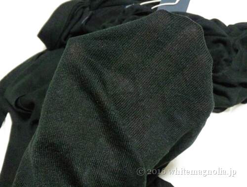 ZARAポケット付きロングジャケット（ロングカーディガン・黒）の透け感