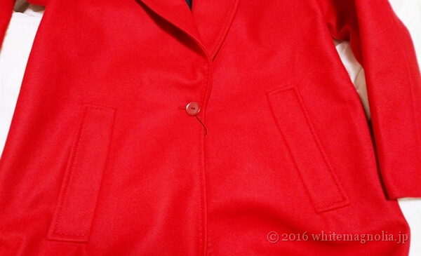 ZARAポケット付きオーバーコート（赤）のボタンとポケット